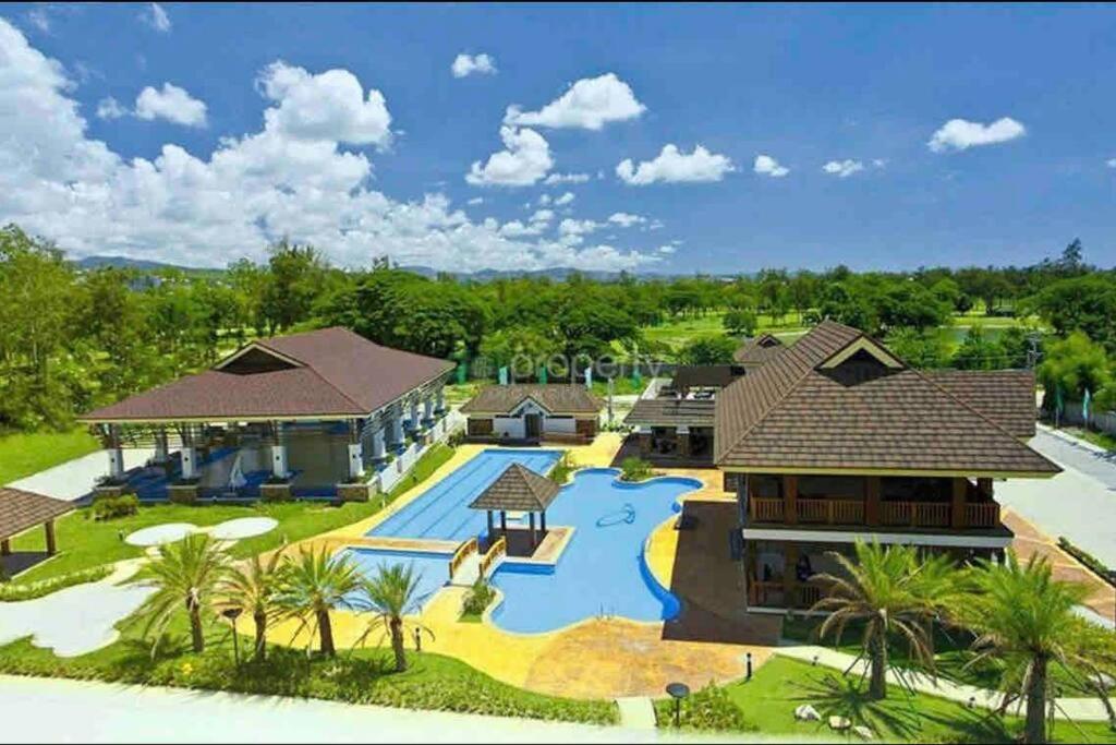 Dreamy 2Br Condo, With A Golf Course View Cebu Stadt Exterior foto