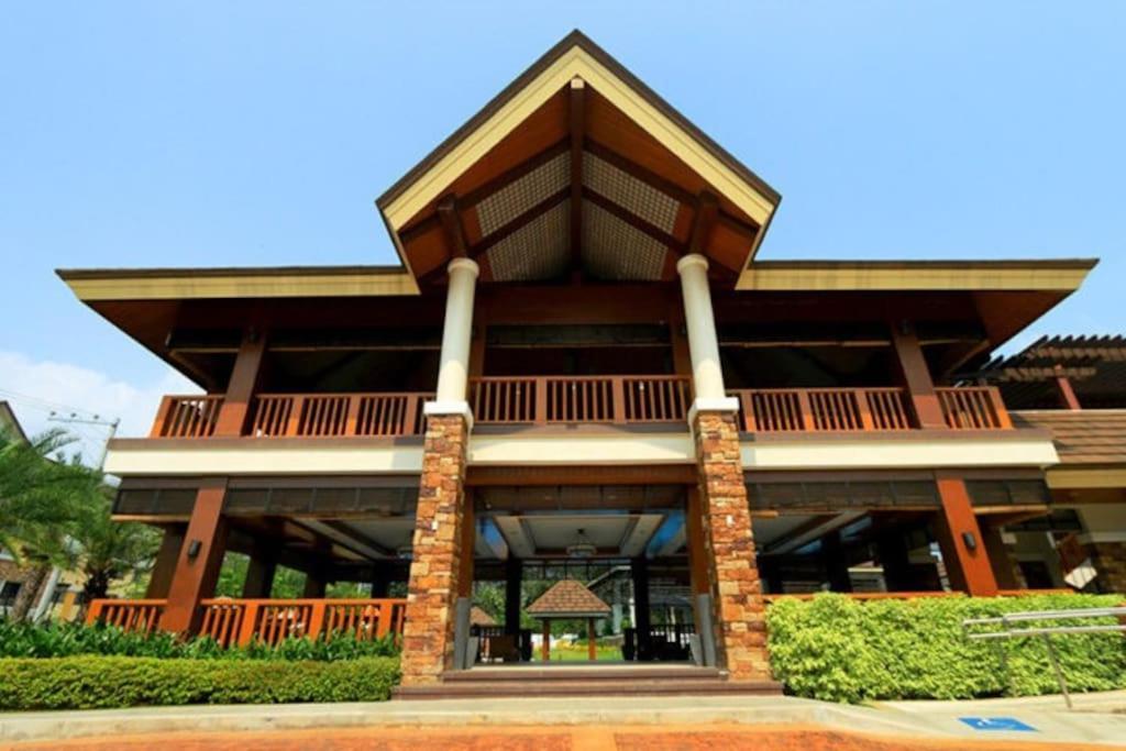 Dreamy 2Br Condo, With A Golf Course View Cebu Stadt Exterior foto